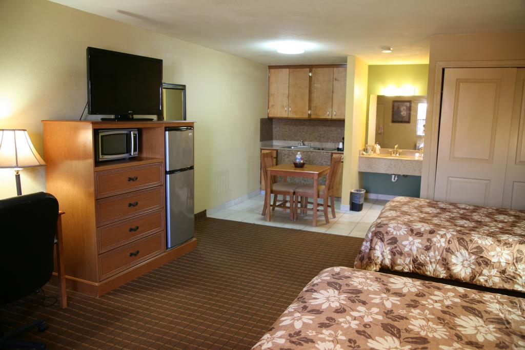 Coach Light Inn Brenham Zimmer foto