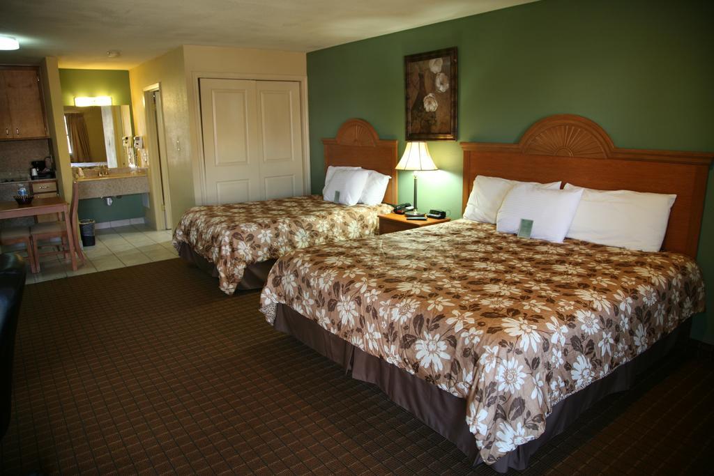 Coach Light Inn Brenham Zimmer foto
